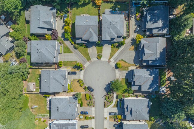 Get to know your neighbors around the cul-de-sac in North Juanita.