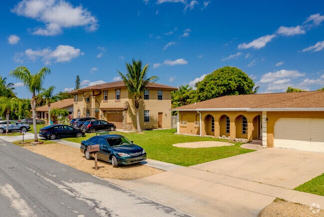 Golfview Harbour homes come in a large variety of styles and sizes.