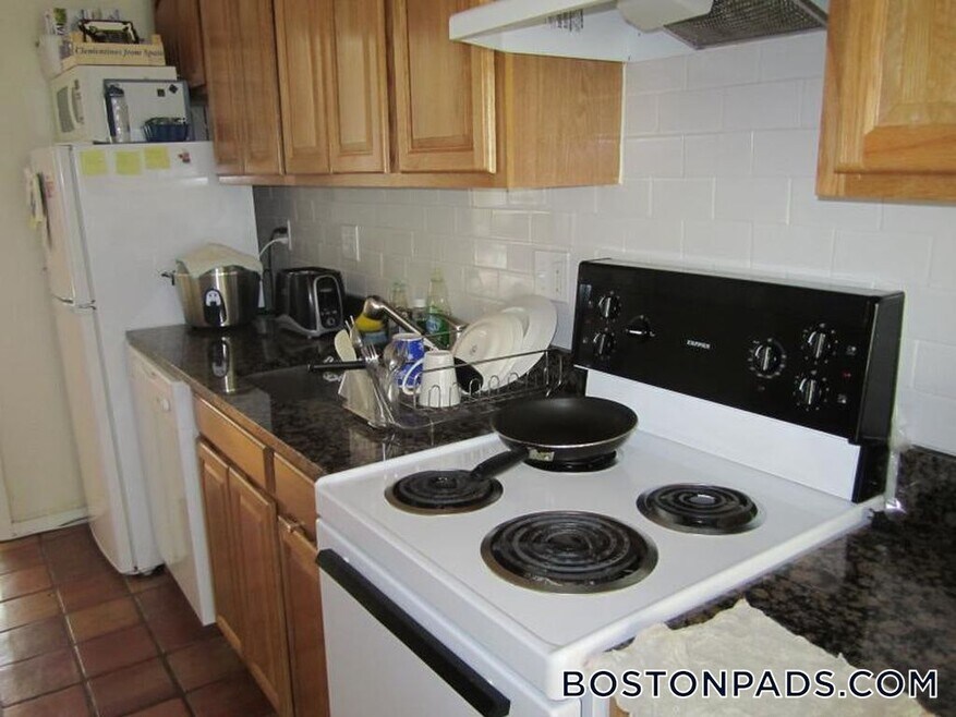 49 Symphony Rd unit 25, Boston, MA 02115 - photo 1