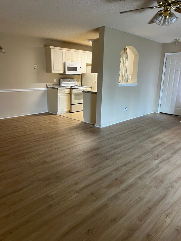 743 Coventry Ln unit B1, Florence, SC 29501 - photo 7