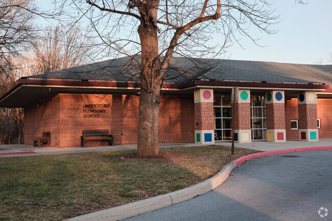 Lincolnshire Elementary School earns a B- rating from Niche.