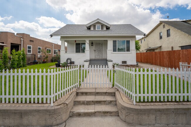 1118 W 47th St unit Full House, Los Angeles, CA 90037 - photo 2