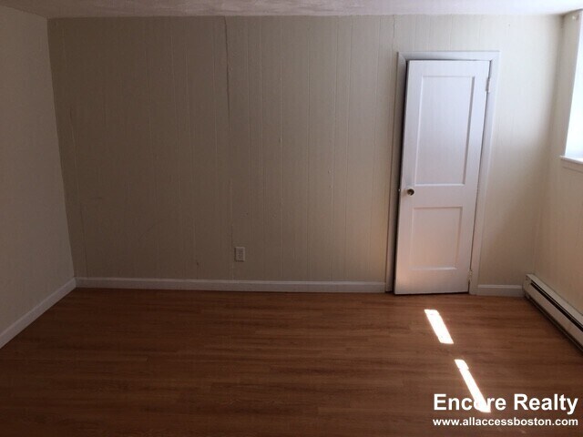 119 Sutherland Rd, Brighton, MA 02135 - photo 4