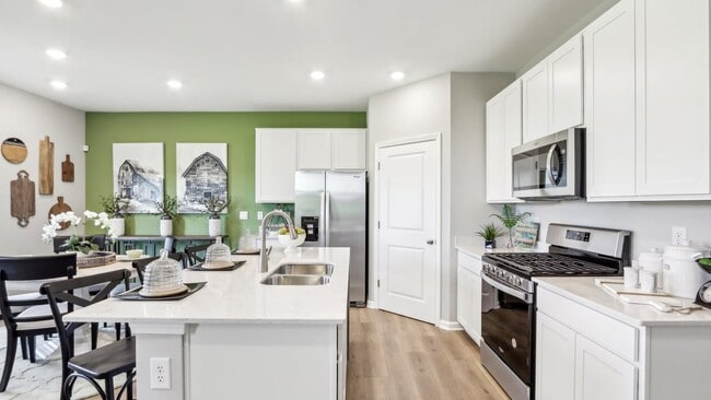 1244 Aster Dr, Shelbyville, IN 46176 - photo 4