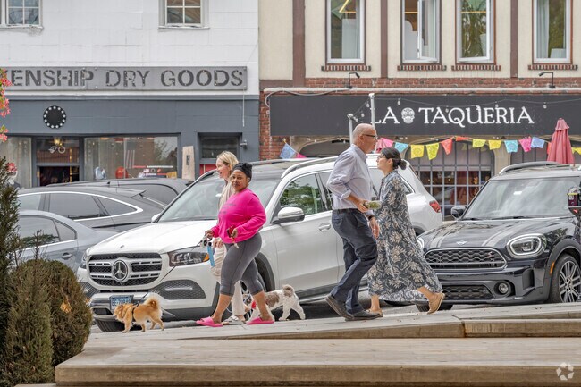 Greenwich Avenue is the place to shop and dine in Downtown Greenwich.