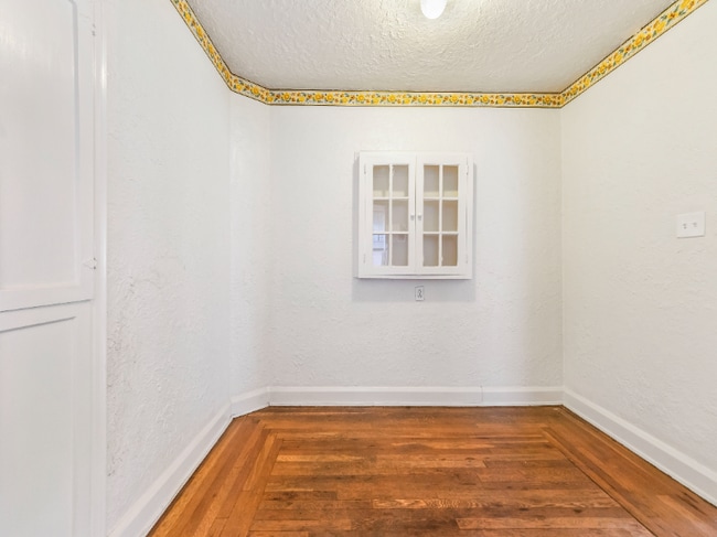 5556 Covode St unit 4, Pittsburgh, PA 15217 - photo 7