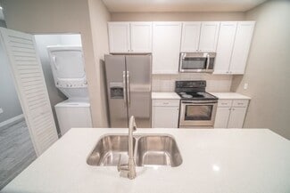 1011 SW 5th Ave, Gainesville, FL 32601