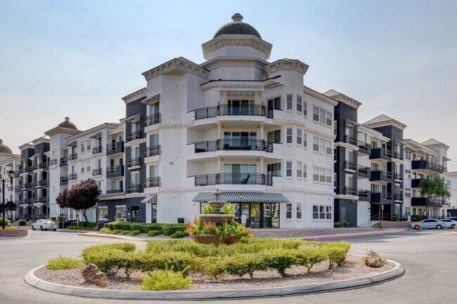 Las Vegas Grand, Las Vegas, NV 89119 - photo 2