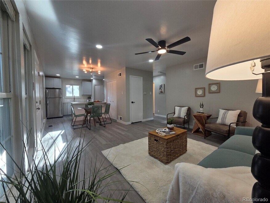 1250 S Monaco Street Pkwy unit 17, Denver, CO 80224 - photo 1