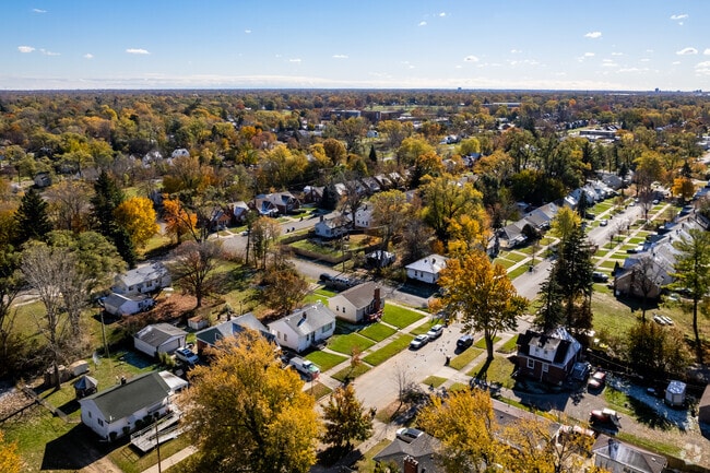 Pulaski is an insulated neighborhood with easy access to 8 Mile Road & Gratiot Avenue.