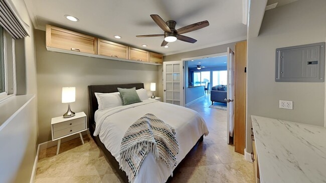 3999 Crown Point Dr unit 31, San Diego, CA 92109 - photo 5