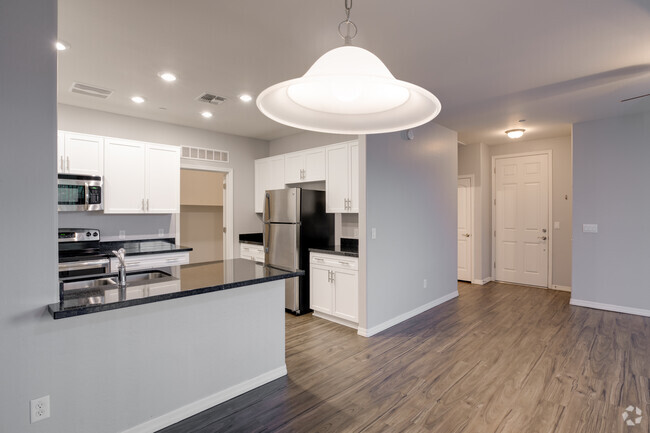 2BR, 2BA - 1,130 SF