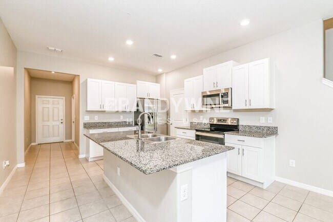 10152 Point Given Ct, Sun City Center, FL 33573 - photo 5