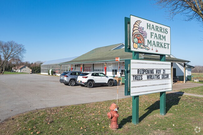 Harris Farm Market is where Hartland natives go for homegrown produce and homemade desserts.