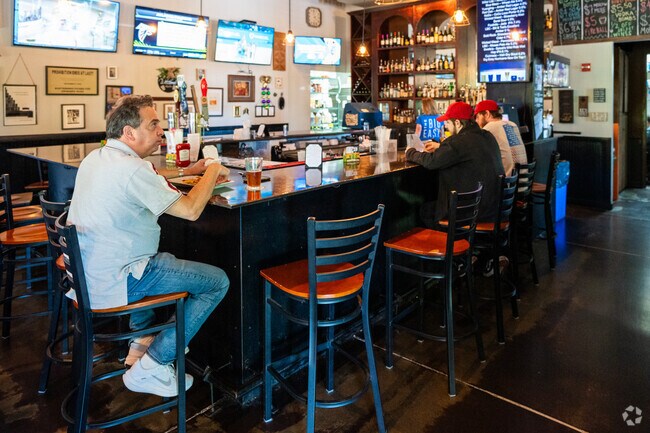 The Big Easy Oven + Tap is a modern, southern-inspired kitchen in the Northwoods neighborhood.