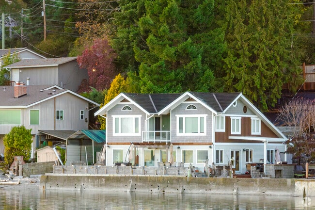 One of many beach bungalow-style homes lines the coast of Wauna.