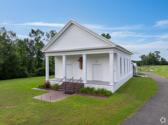 Hunter-Lula’s heart beats slow, and Old Union Church is part of its rhythm.