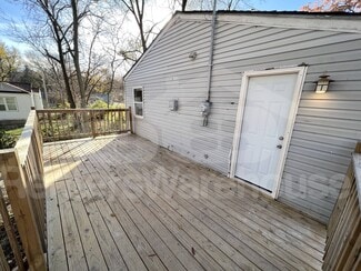 6841 Walrond Ave, Kansas City, MO 64132