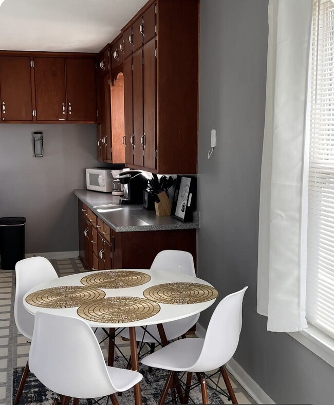 111 N Black River St unit Upper, Sparta, WI 54656 - photo 6