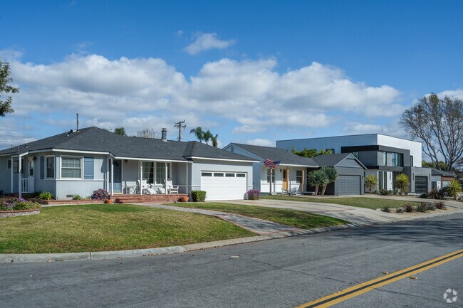 There are varying styles of homes in Bayview, such as traditional-style homes to contemporary-style homes.