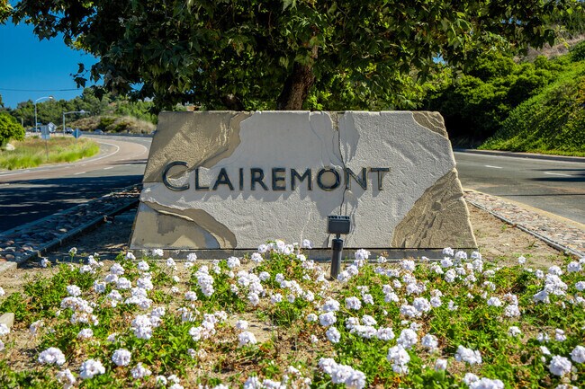 Clairemont Mesa East is easily accessed by the Interstate 5 and 163 Highway.