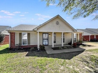1821 Central Trails Dr, Southaven, MS 38671