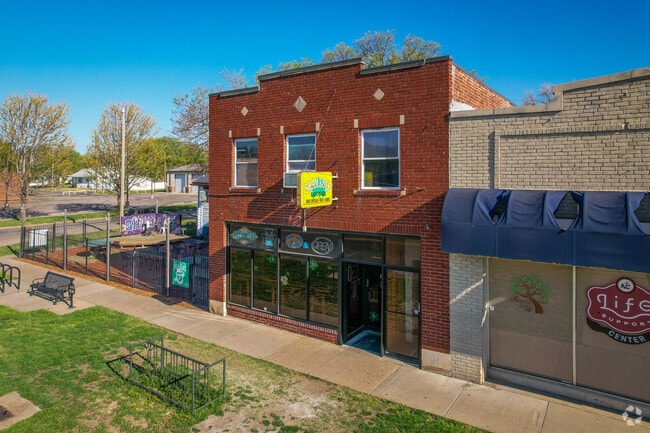 Enjoy an Evening at Shamrock Lounge on W Douglass Ave in Delano