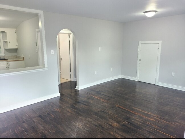 909 W Burke St unit 2, Martinsburg, WV 25401 - photo 3