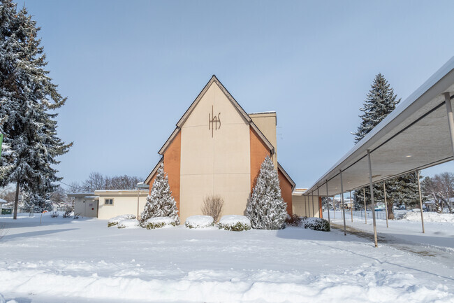 Gethsemanee Lutheran features a small church for its students.
