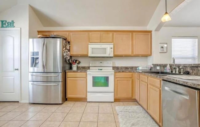 4212 Agate Dr, Granbury, TX 76049 - photo 3