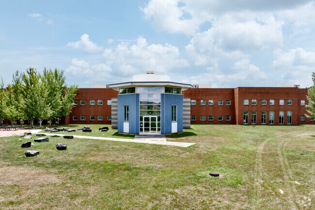 Forest Middle school is a well ranked choice for students in Boonsboro Acres.