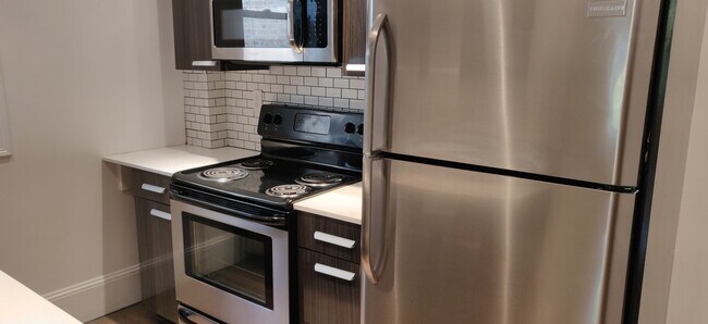 109 Queensberry St unit 11, Boston, MA 02215 - photo 3