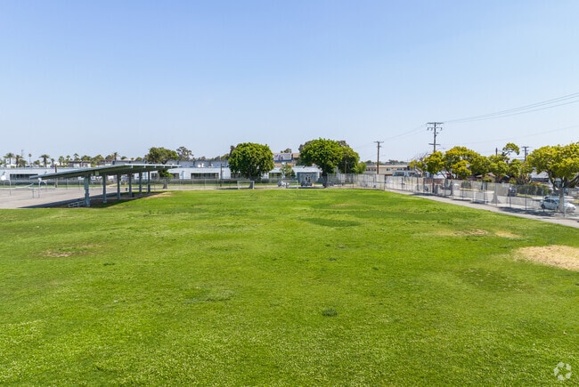 Washington Elementary School in Hawthorne, CA offers a large grass field.