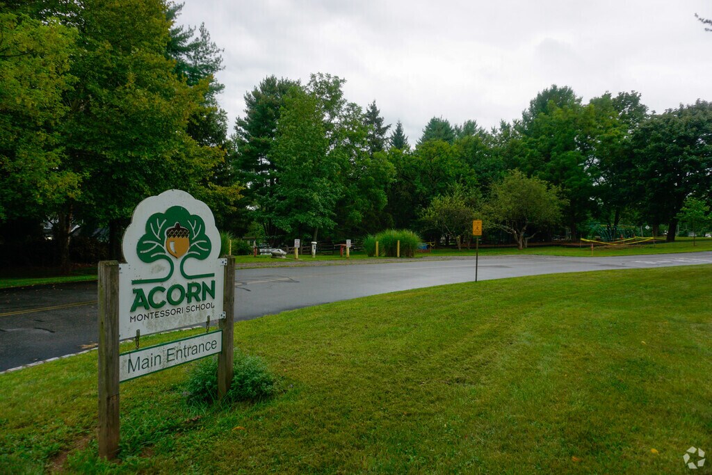 Acorn Montessori School provides private education in the neighborhood of 
Hunterdon County