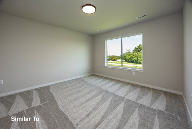 1216 Featherstone Ave NE, Bondurant, IA 50035 - photo 2