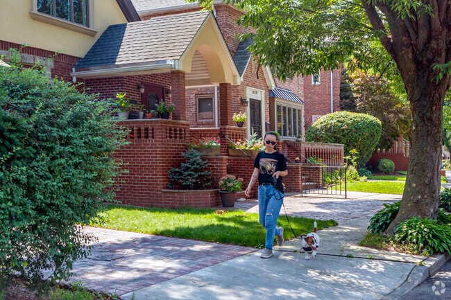 The Crescents neighborhood is nice and quiet and more peaceful than where the cooperatives are.