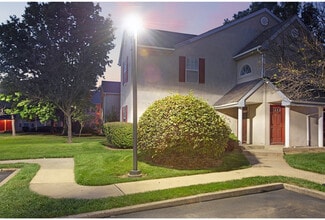 701 Royal Oaks Ct, Monmouth Junction, NJ 08852