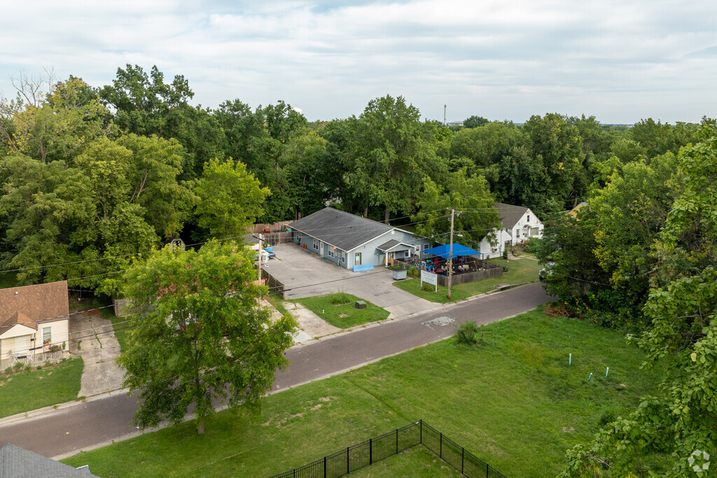 Shalom Christian Academy is a small, private education institution serving the Columbia area.