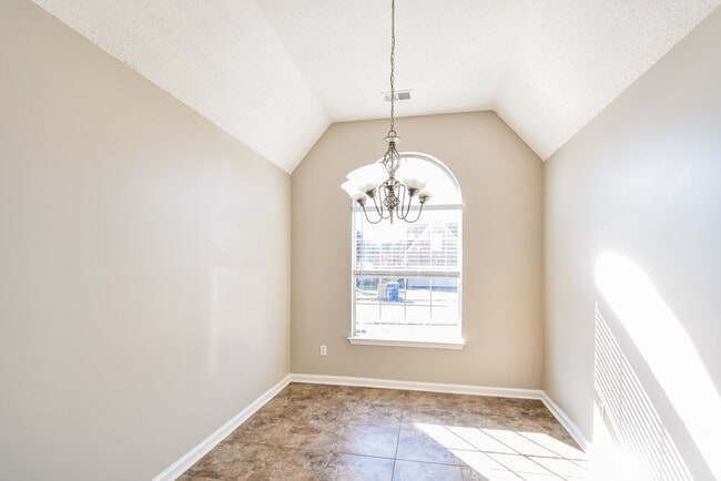 7862 Fallstone Rd, Memphis, TN 38125 - photo 6