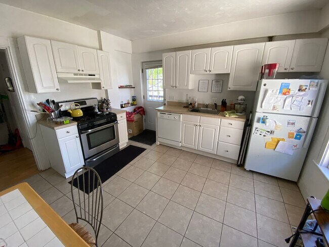 66 Murdock St unit 2, Brighton, MA 02135 - photo 2