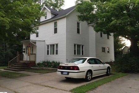 307 S Lansing St unit 307 S Lansing Mt P, Mount Pleasant, MI 48858 - photo 2