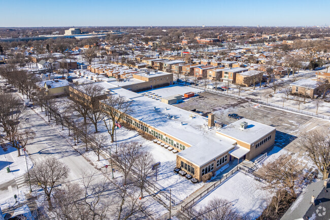 Earhart Elementary School has parking for staff and guests.