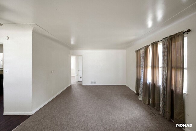 1932 Del Mar Pkwy, Aurora, CO 80010 - photo 6