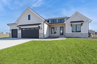795 Canterbury Cir Unit 36750070, Waukee, IA 50263