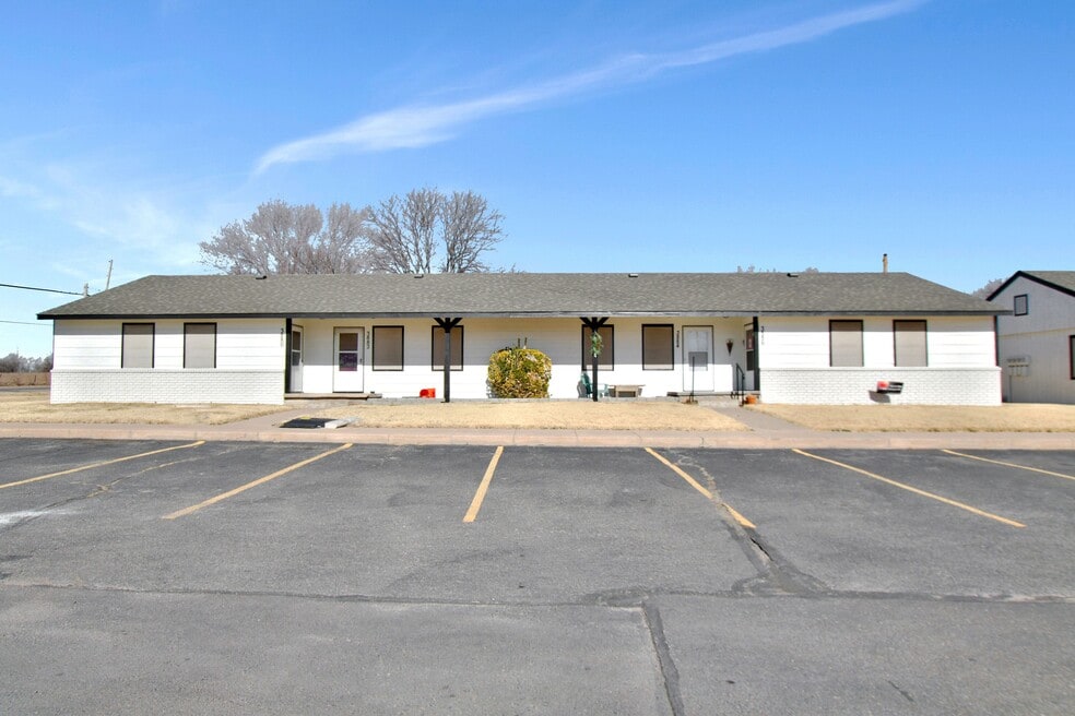 Bel Aire Oliver, Wichita, KS 67220 - photo 1