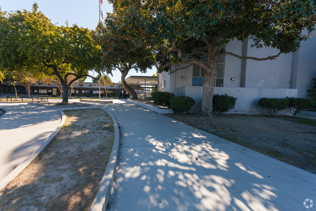 James Madison Middle provides education in the neighborhood of 
Valley Glen.