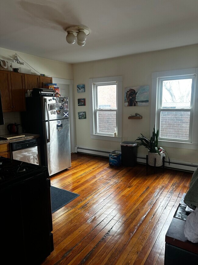 74 Gore St unit 1, Cambridge, MA 02141 - photo 5