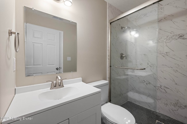 1018 Payne St, Louisville, KY 40204 - photo 6