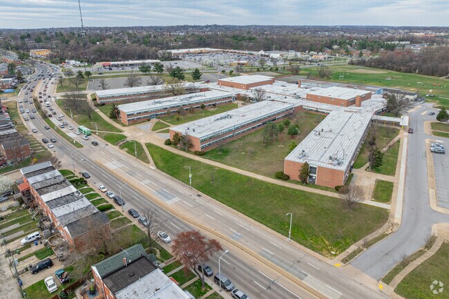 Vanguard Collegiate Middle School is a public school with a C-minus rating.