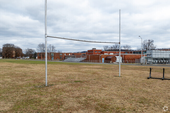 Ross N. Robinson Middle School serves grades 6-8 in the Kingsport City School District.